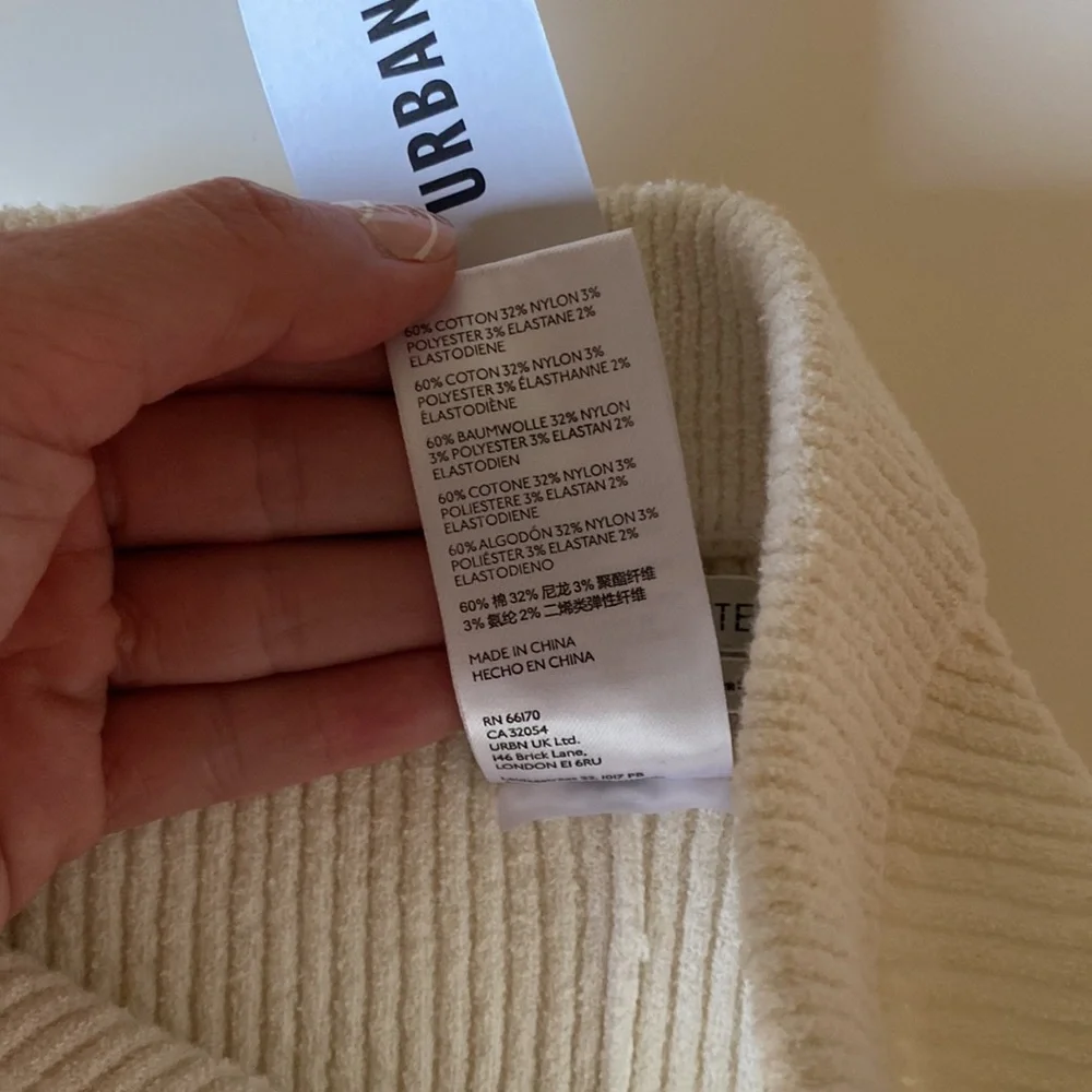 NWT Urban Outfitters Crop Top + Bike Shorts M Knit Set Cream - Picture 9 of 9